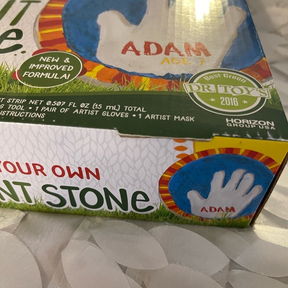 Creative Roots Hand Print Stone Kit - Picture 2 of 3